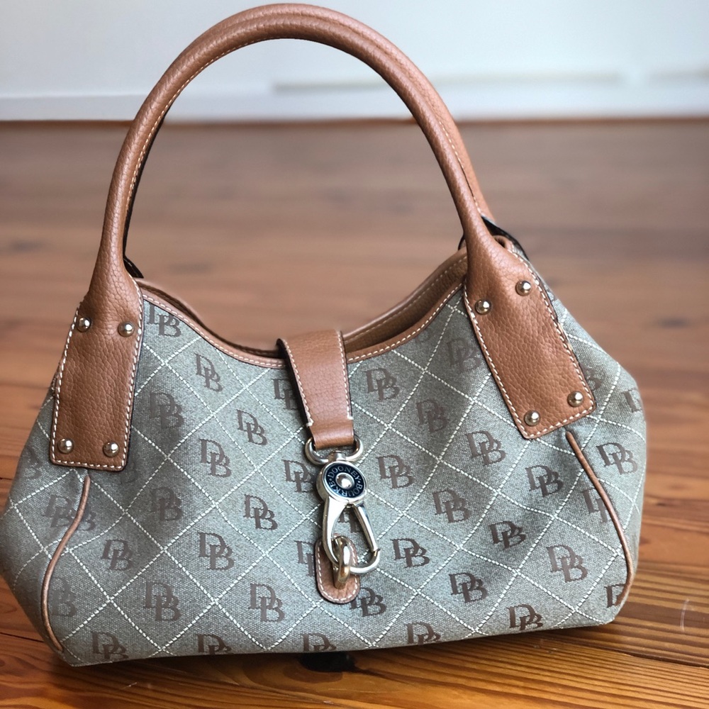 Gorgeous Dooney & Bourke Tote
